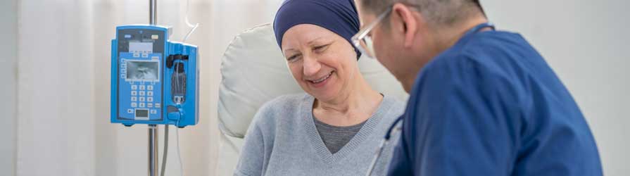 Tratamiento de quimioterapia en GW Cancer Center, GW Hospital, Washington, DC